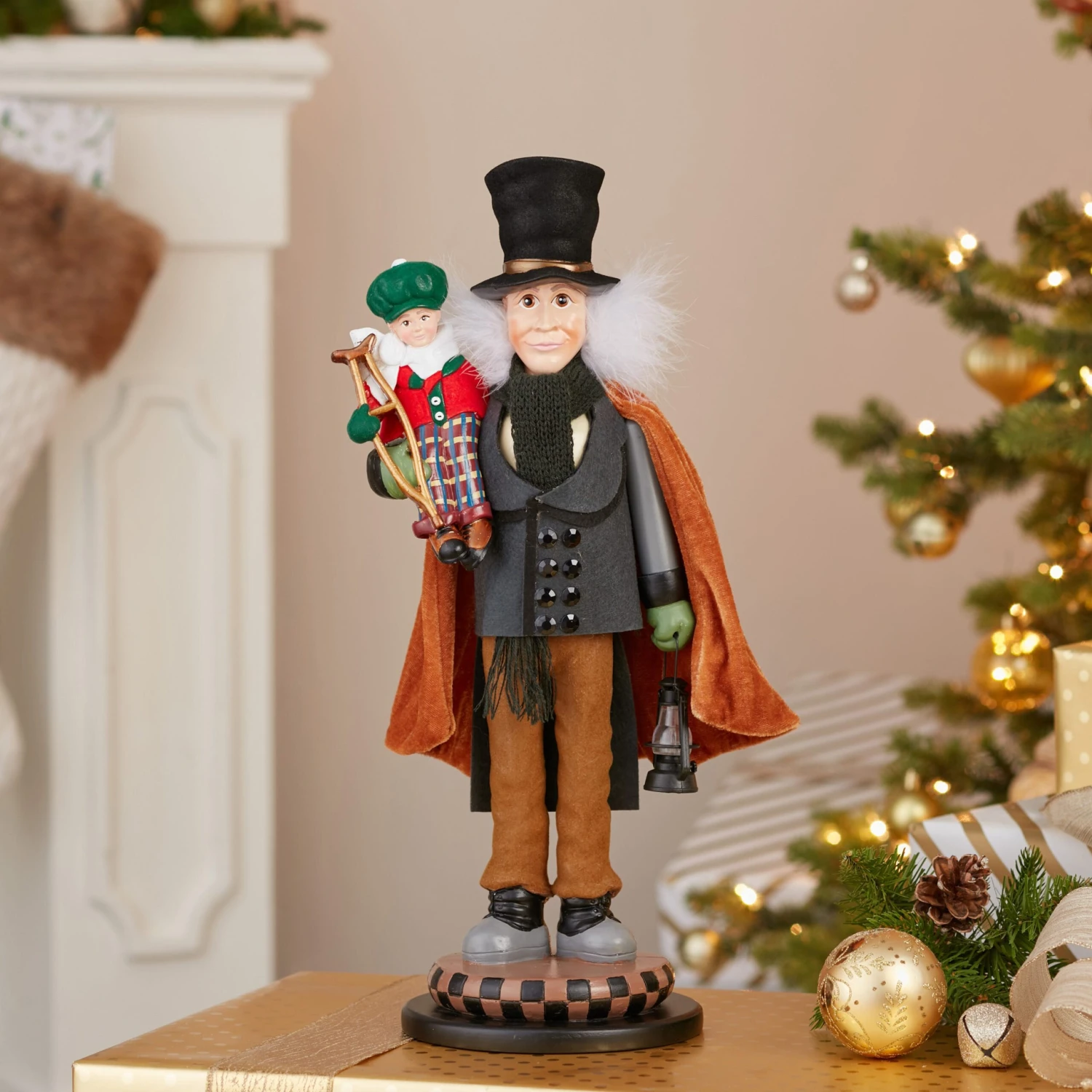 Kurt Adler 18-Inch Hollywood Blue With Tree Nutcracker - Image 7